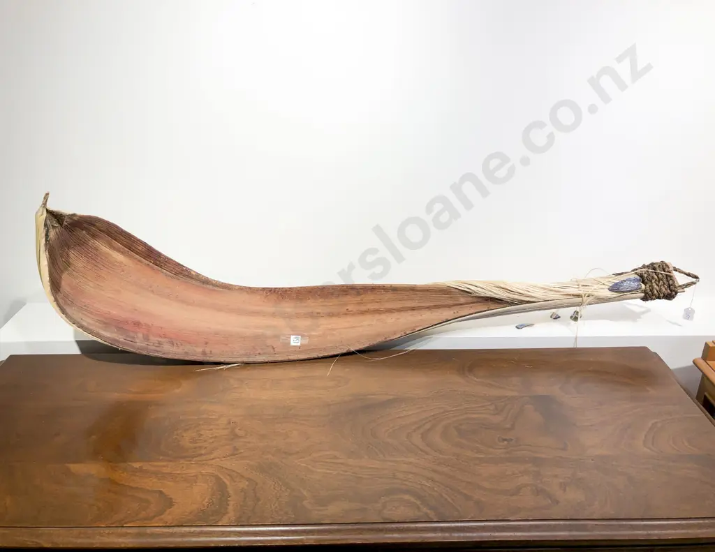 Large Decorative Pacific Islands Leaf Ornament Image 1++