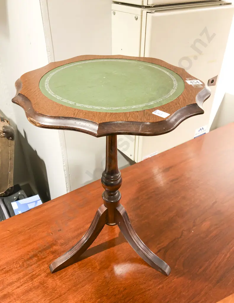 Wine Table Image 1++