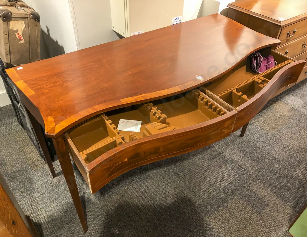 An Attractive Sheraton Style Mahogany & Inlaid Serpentine Front Serving Table Image 1++