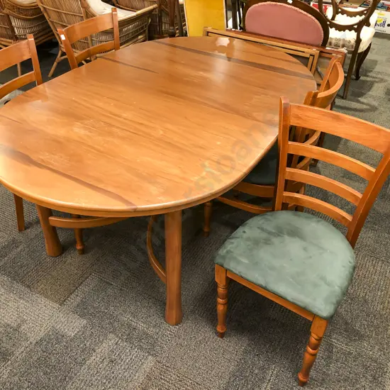 Modern Rimu Extension Table & Four Chairs