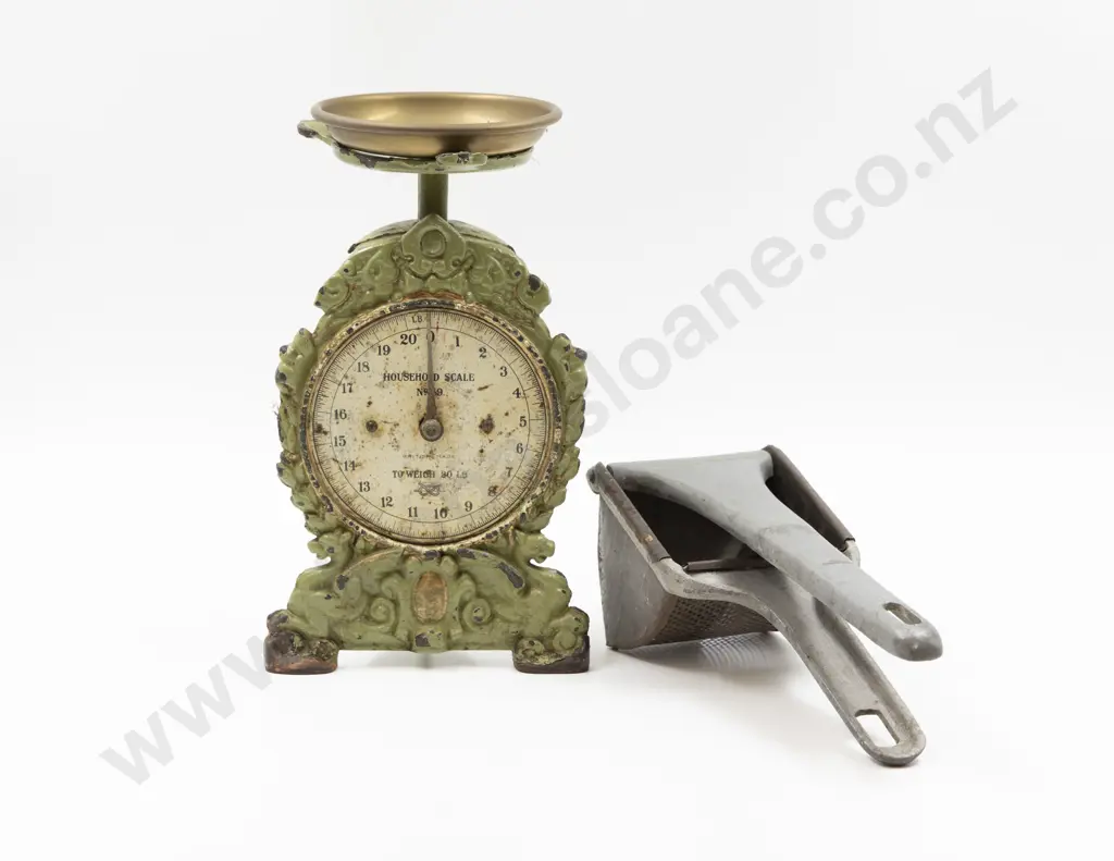 Cast Iron Household Scales & Aluminium Sieve Image 1++