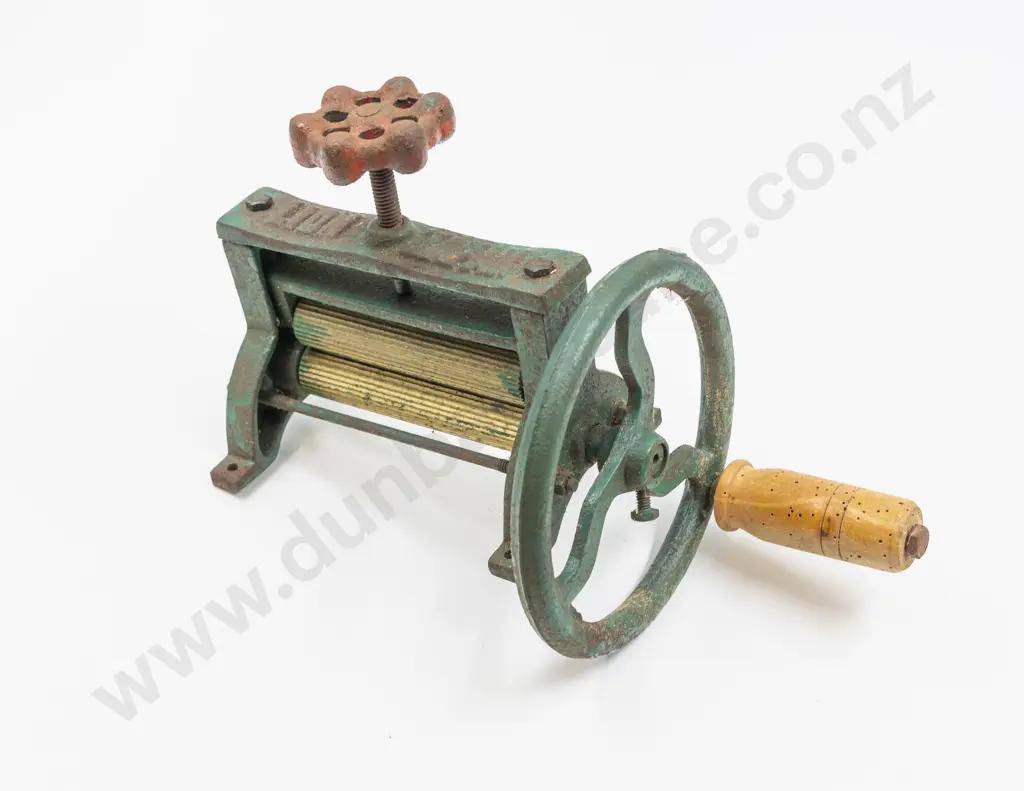 Early C20th Lion Japan Cast Iron Bench Top Crimping Tool Image 1++