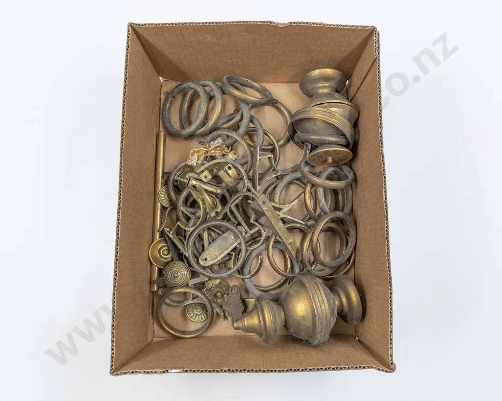 Quantity of Late C19th Curtain Rings & Two Rod Finials Image 1++