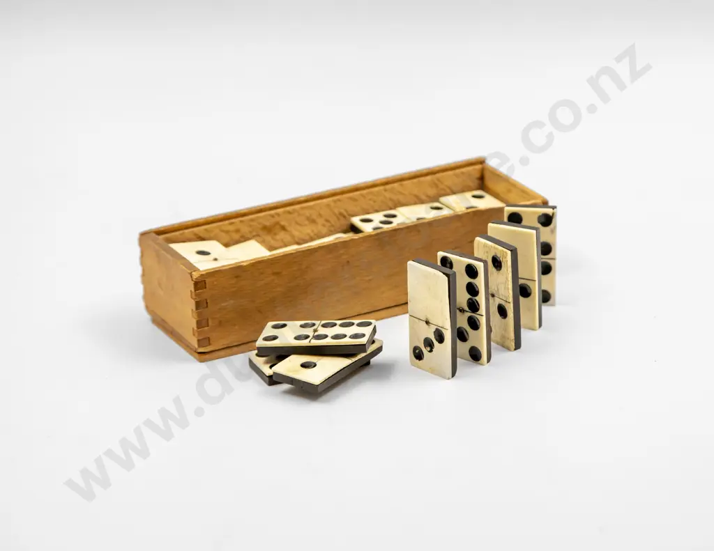 Victorian Set of Ebony & Bone Dominos Image 1++