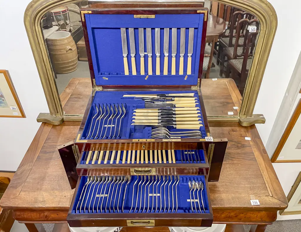 Early C20th Rogers and Sons S/Plate and Steel Canteen of Cutlery Image 1++