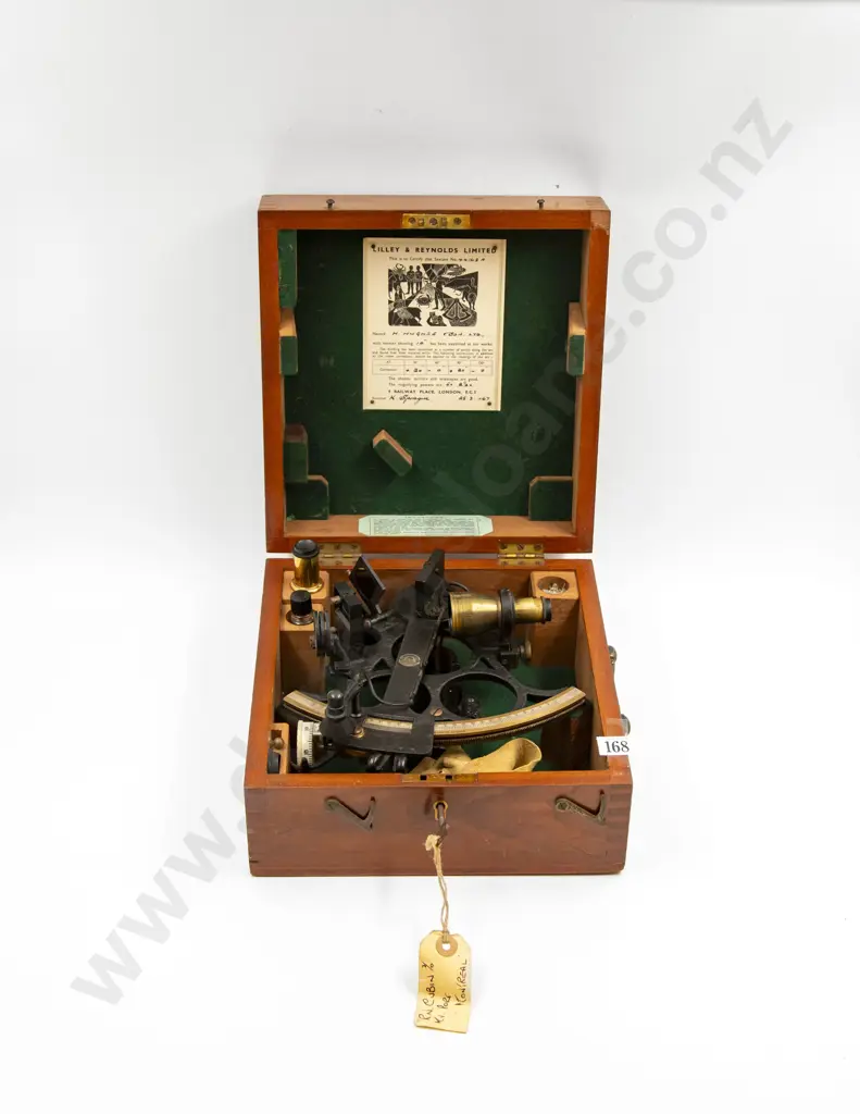 Early C20th Hughes & Sons London Sextant in original case Image 1++
