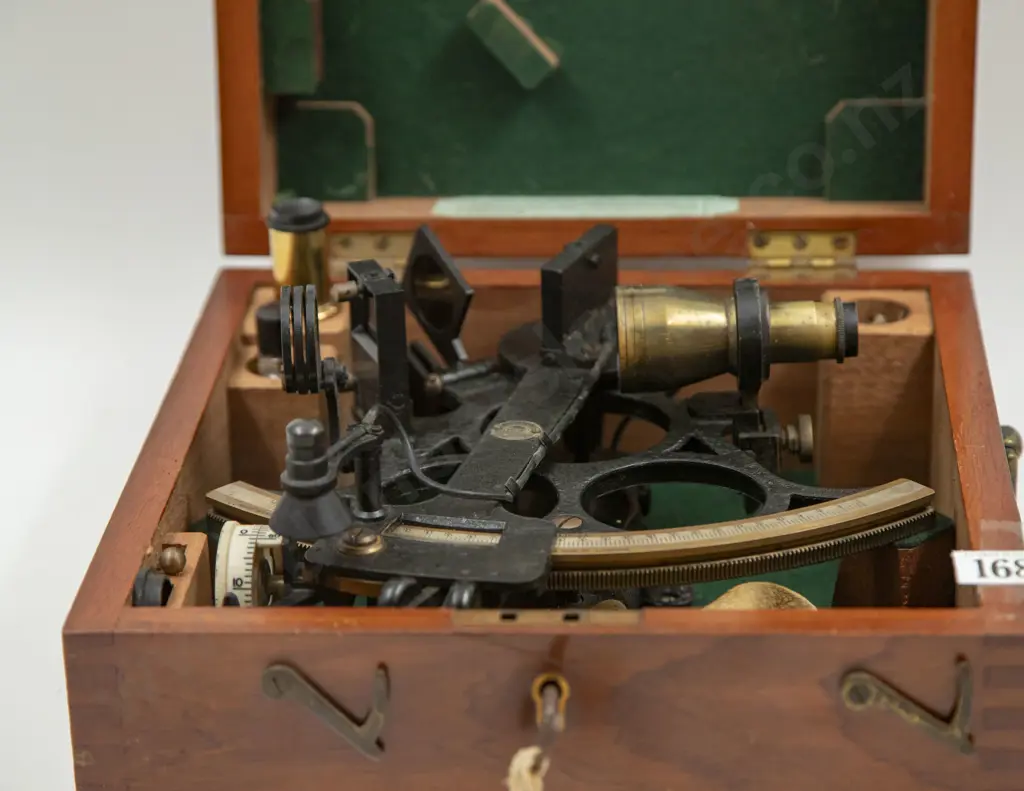 Early C20th Hughes & Sons London Sextant in original case Image 1++