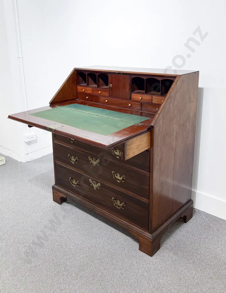 Good Quality Geo III Mahogany Bureau Image 1++