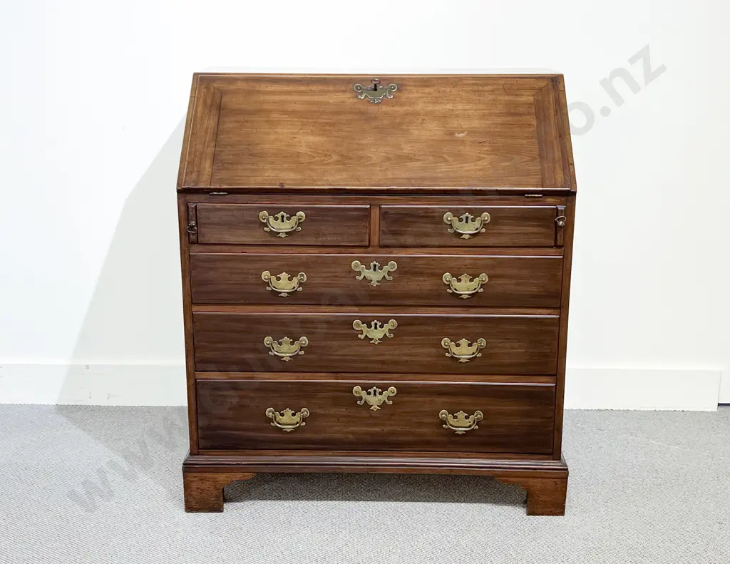 Good Quality Geo III Mahogany Bureau Image 1++