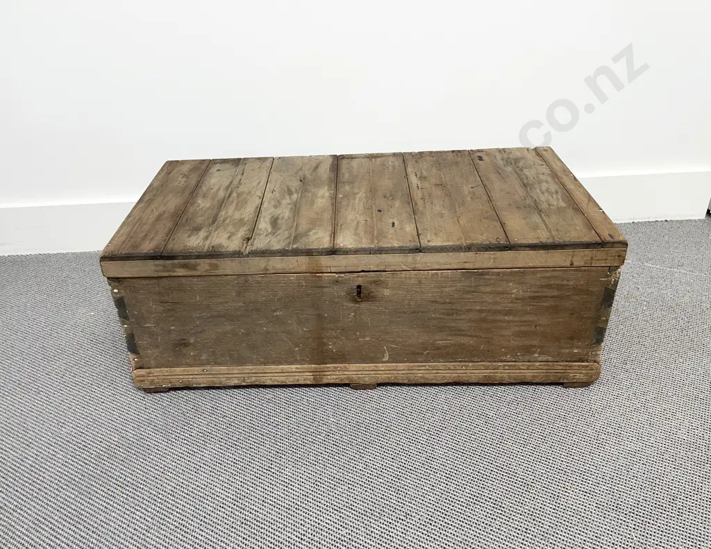 Late Vict Pine Carpenters Trunk Image 1++