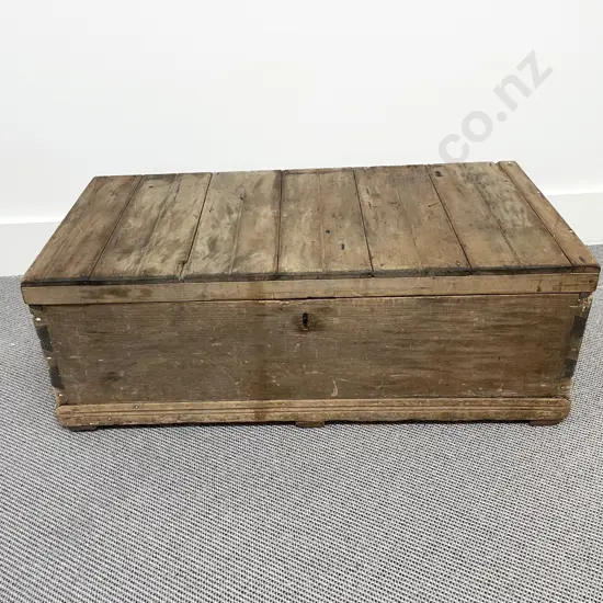 Late Vict Pine Carpenters Trunk