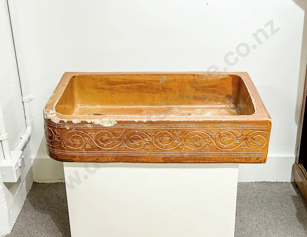 Vict Moulded Salt-glazed Farmhouse Kitchen Sink Image 1++
