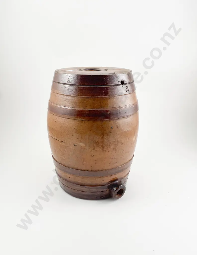 Vict Lambeth Two Gallon Pub Spirit Keg Image 1++
