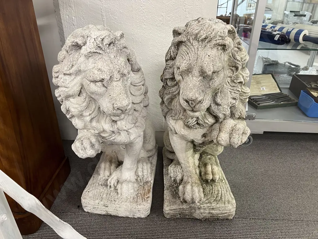 Pair Early C20th Wellington Cast Concrete Gate Lions Image 1++