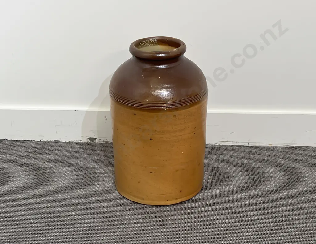 Large Stoneware Croc Image 1++