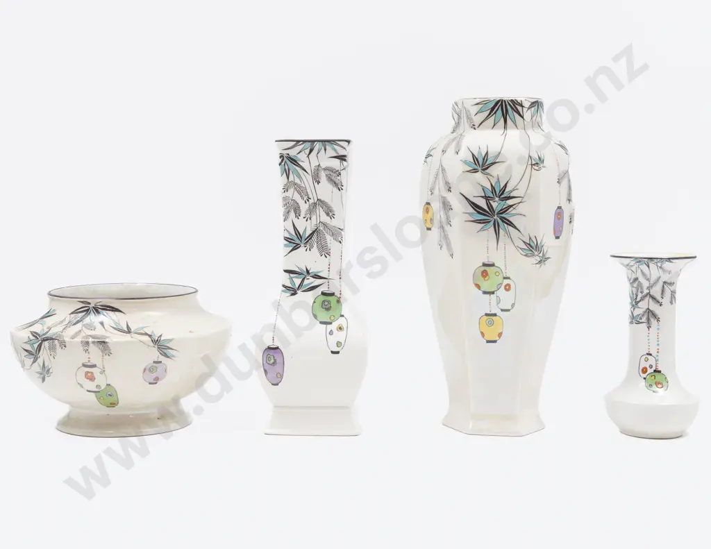 Four Shelley Vases in Chinese Lantern Pattern Image 1++