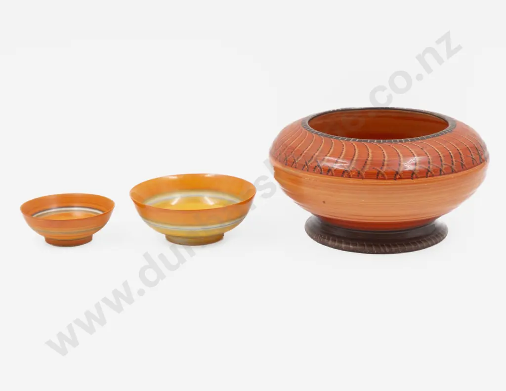 Shelley Shallow Ovoid Vase with Two Other Small Dishes Image 1++