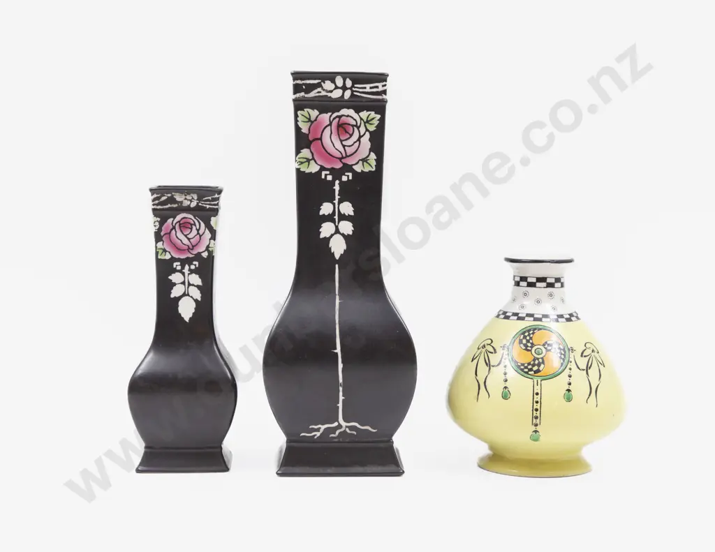 Three Various Shelley Vases Image 1++