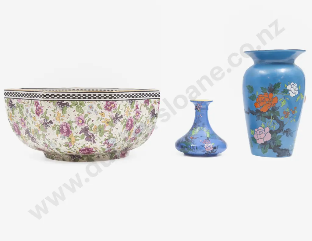 Shelley All Over Floral Octagonal Fruit Bowl with Two Others Image 1++