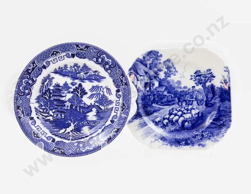 Shelley Biscuit Jar with Bowl & Two Plates Image 1++