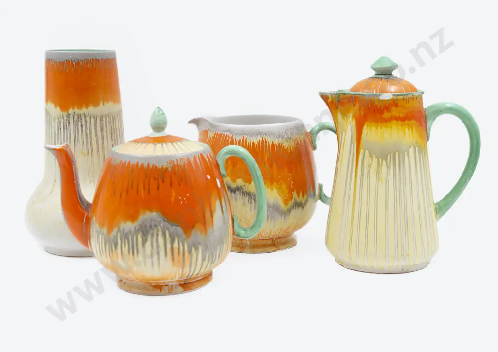 Four Shelley Pieces Including Teapot & Coffee Pot Image 1++