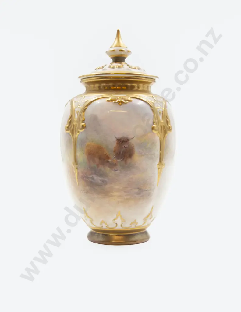 RW Ovoid Vase & Cover Image 1++