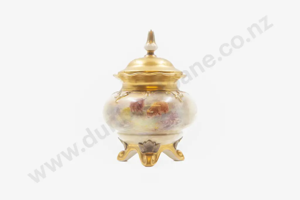 RW Compressed Circular Footed Posy Pot with Cover Image 1++
