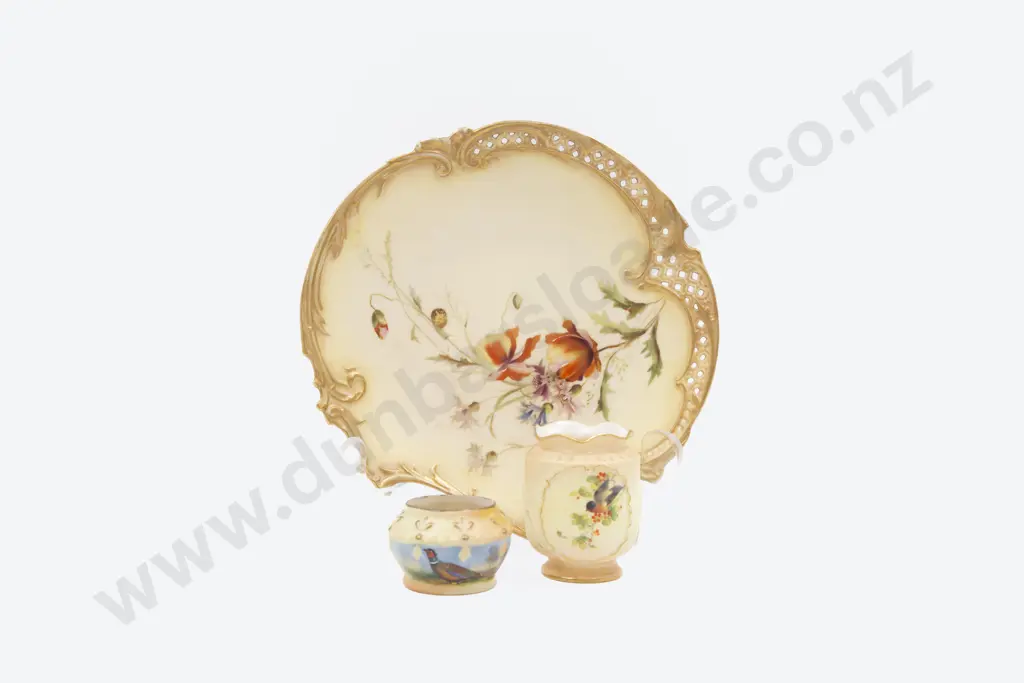 RW Cabinet Plate & Two Posy Pots Image 1++
