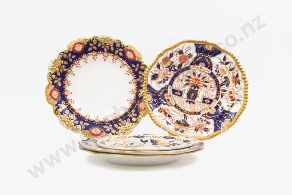 Five Various Manufacture Imari Pattern Plates Image 1++