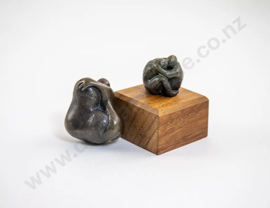 Small Bronze "Hold Onto Your Heart" Signed Nina Van Dijk Image 1++
