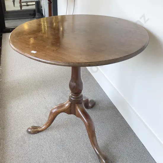 Geo III Mahogany Circular Snap Top Wine Table