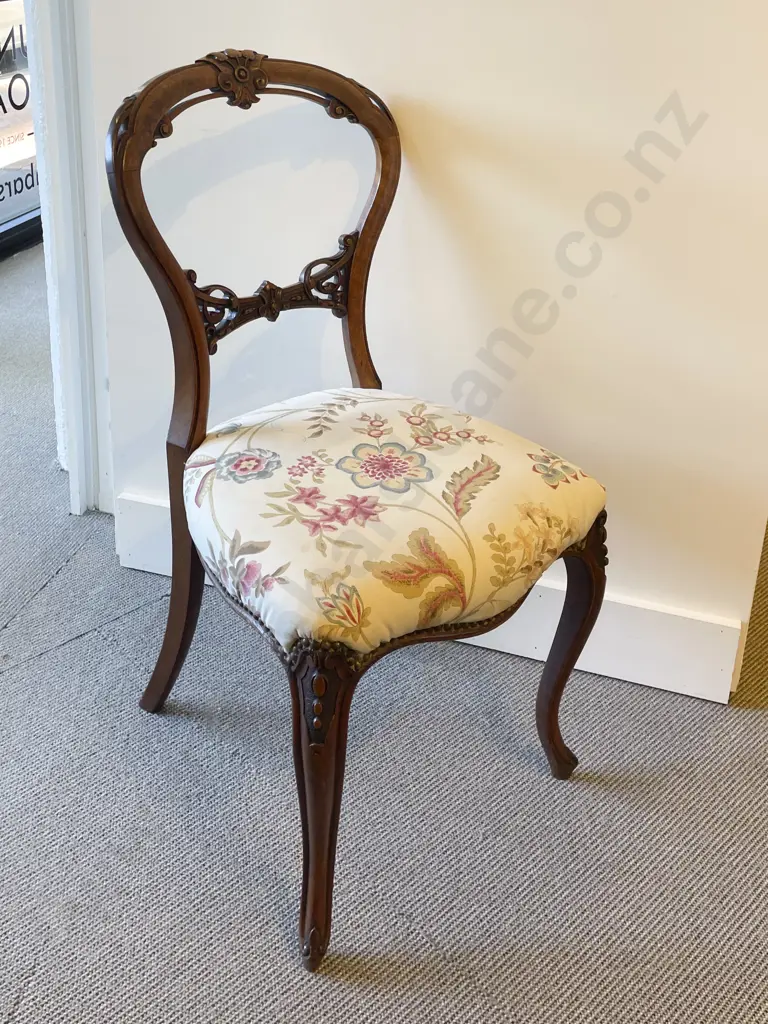 Vict Walnut Single Balloon Back Chair Image 1++