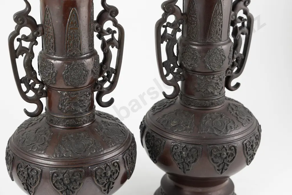 Pair Late C19th Chinese Gu Shape Bronze Vases Image 1++