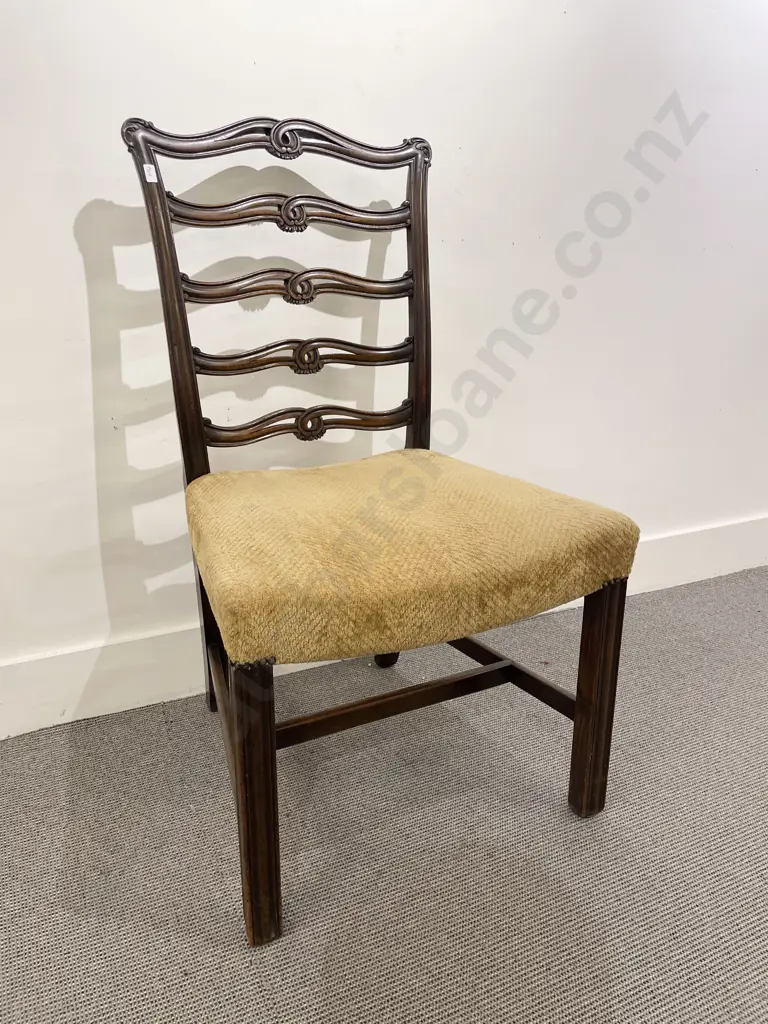 A Fine Quality Set Of 8 Geo III Style Mahogany Dining Chairs Image 1++