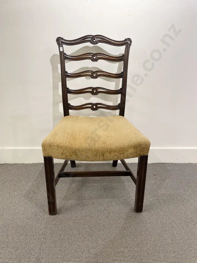 A Fine Quality Set Of 8 Geo III Style Mahogany Dining Chairs Image 1++