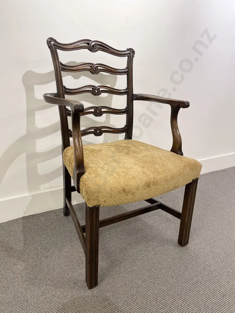 A Fine Quality Set Of 8 Geo III Style Mahogany Dining Chairs Image 1++