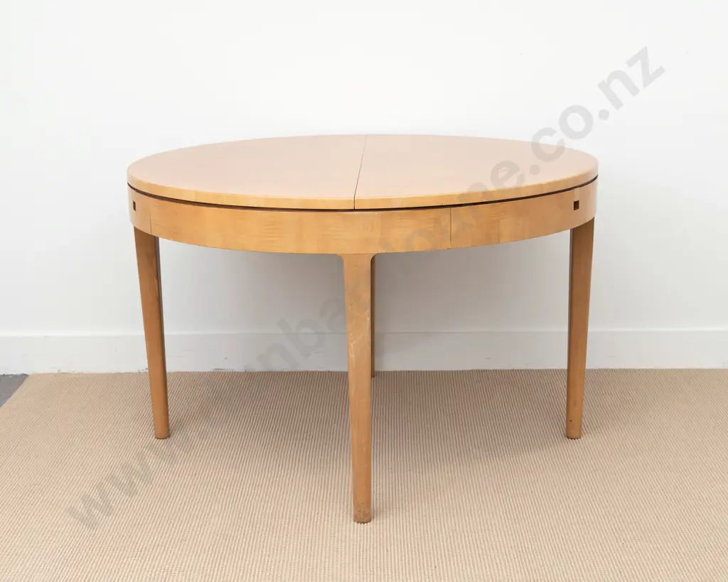 Ernst Plishke Circular Extension Dining Table & Six Chairs Image 1++