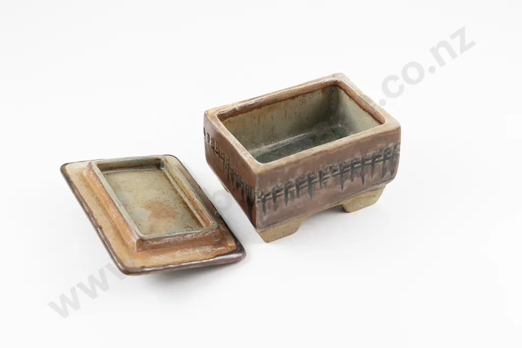 Juliet Peter Lidded Box Image 1++