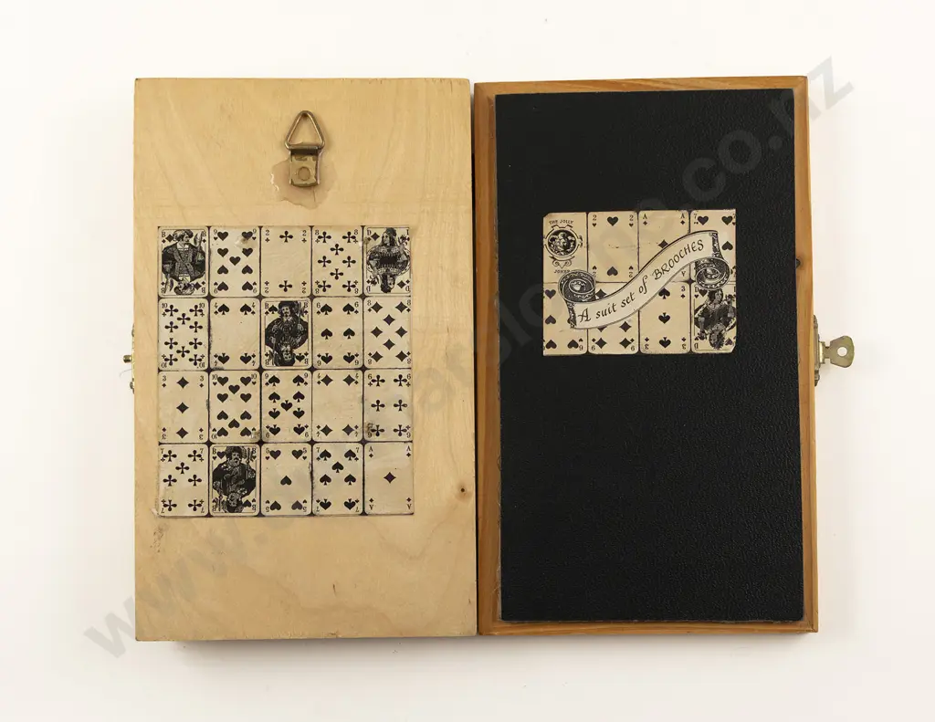 Donna Demente (b 1968) - Suite Of Four Brooches Image 1++