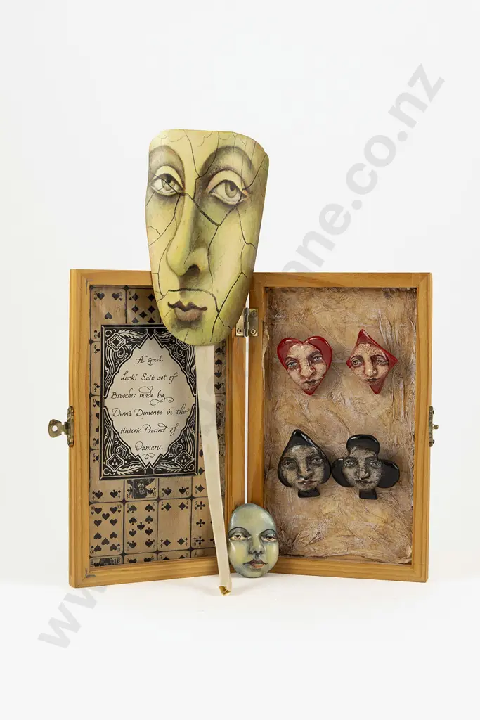 Donna Demente (b 1968) - Suite Of Four Brooches Image 1++
