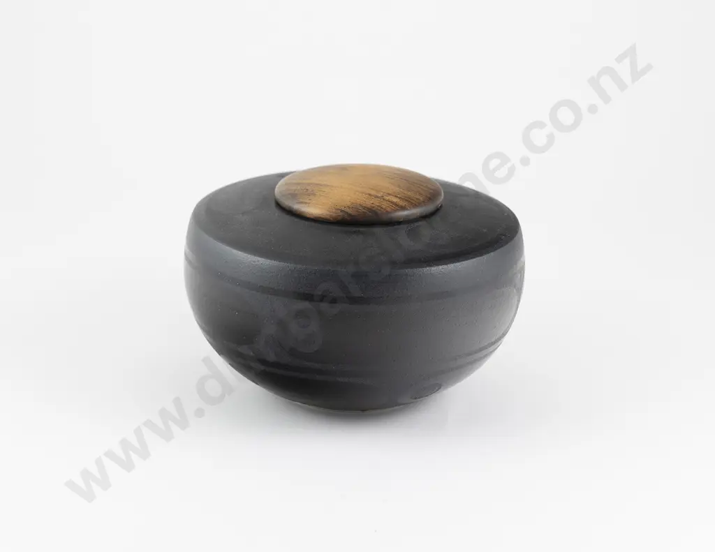 Anneke Borren Lidded Container Image 1++