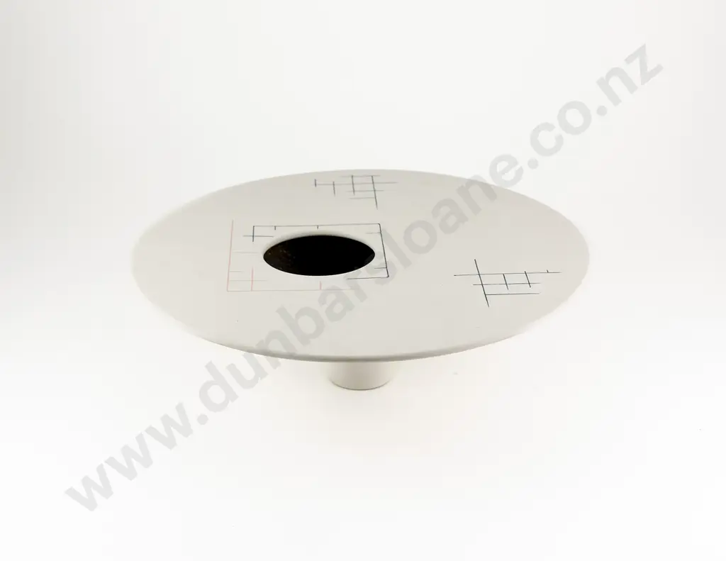 Leo King Saturn Vase Image 1++