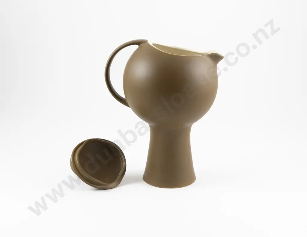 Dorothy Thorpe for Crown Lynn Monterey Lidded Jug Image 1++