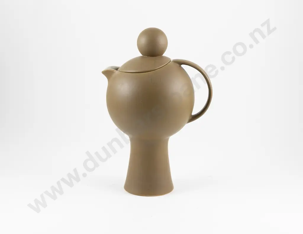 Dorothy Thorpe for Crown Lynn Monterey Lidded Jug Image 1++