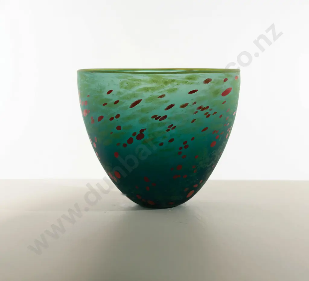 Lynden Over Glass Vase Image 1++