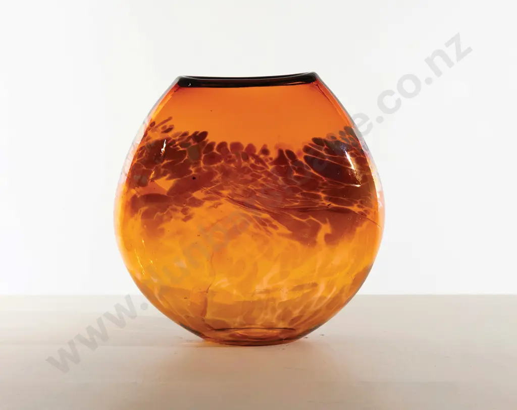Lynden Over Glass Vase Image 1++