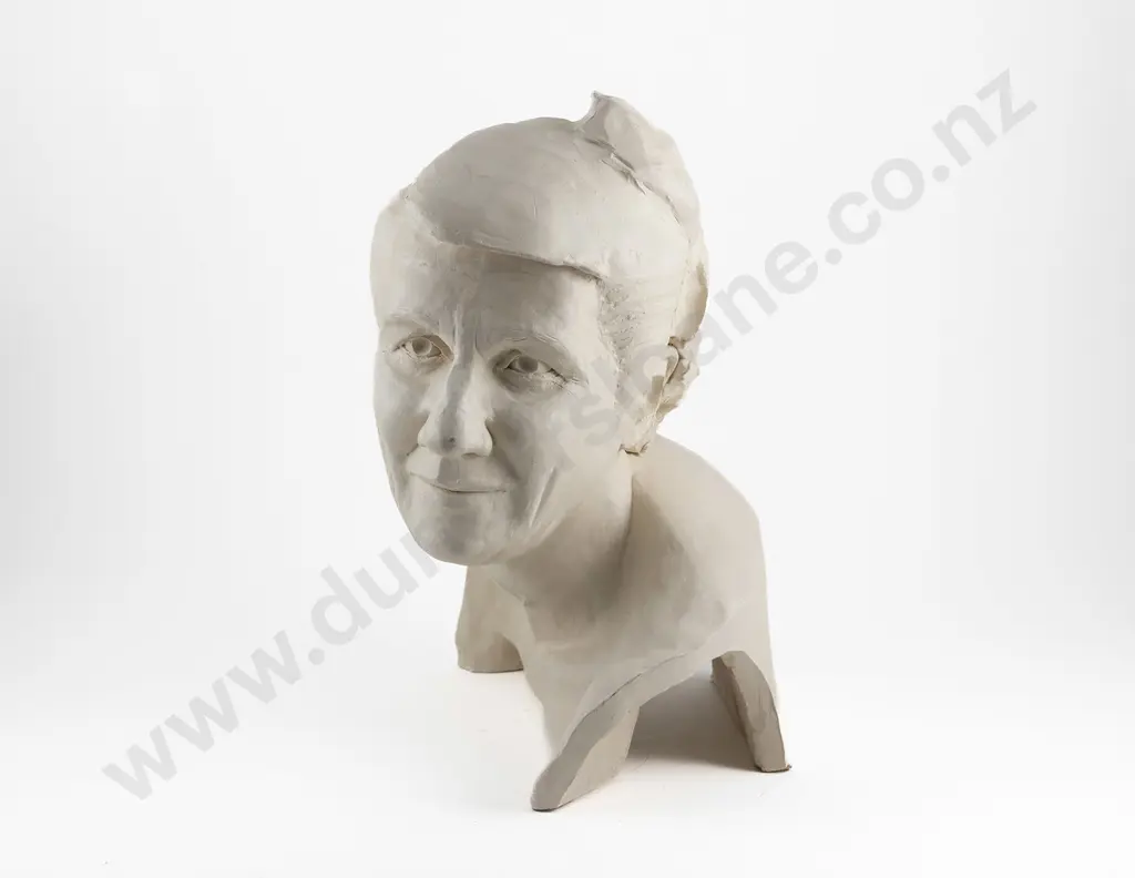 Bust Of Dame Vera Doreen Blumhardt Image 1++