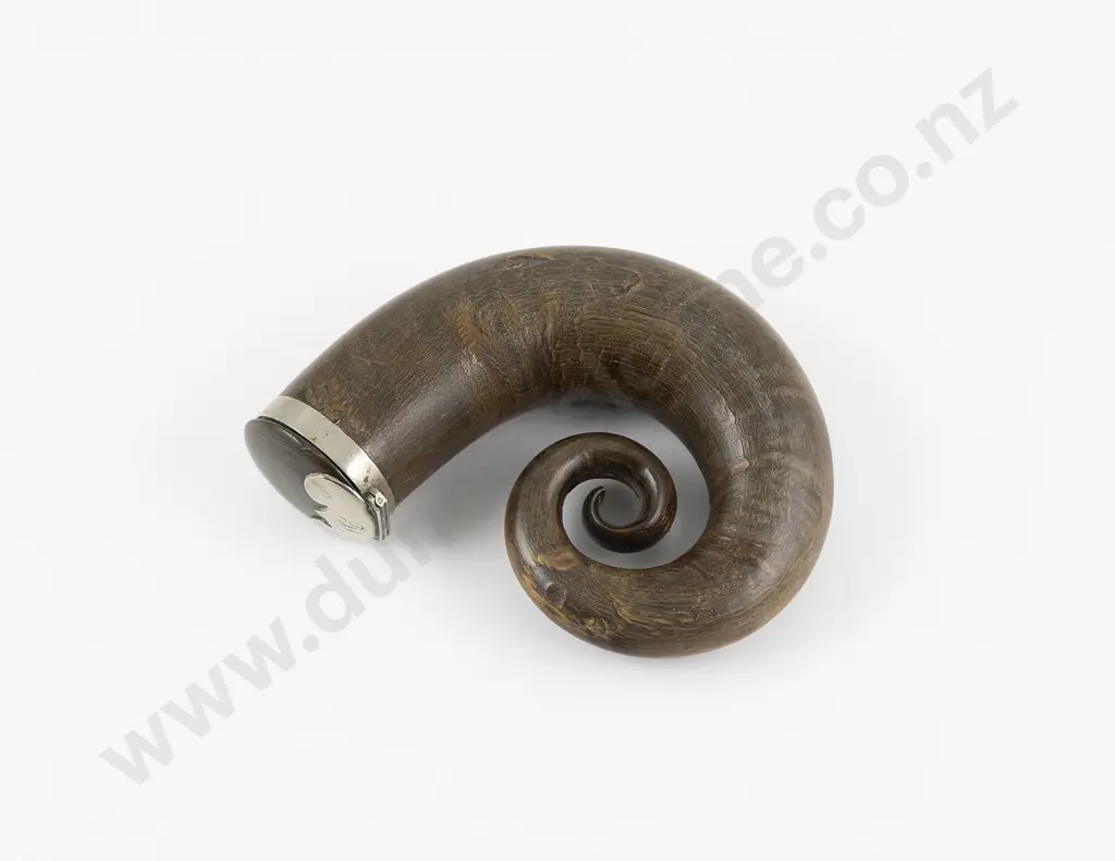 A Geogian Rams Horn Snuff Mull Image 1++