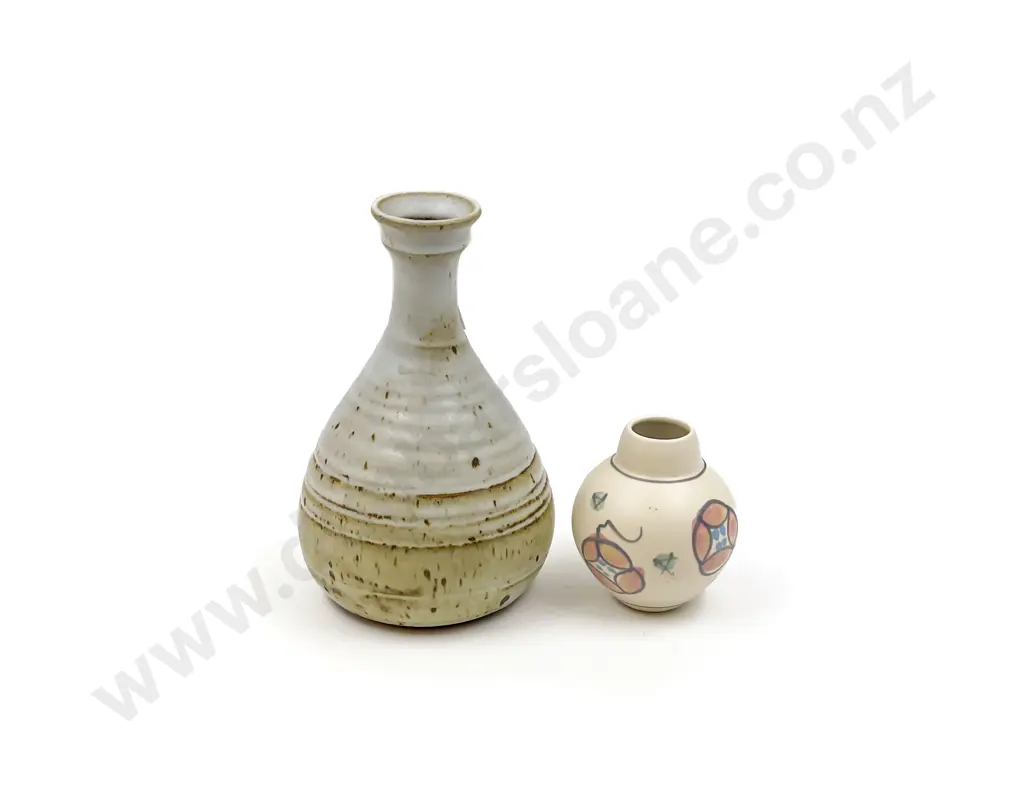 Des Whyman Posy Vase & Ngaere Adams Bottle Vase Image 1++