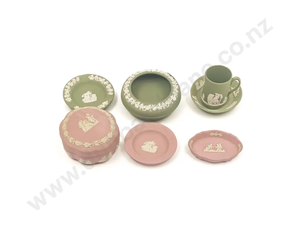 Small Qty of Assorted Wedgwood Image 1++